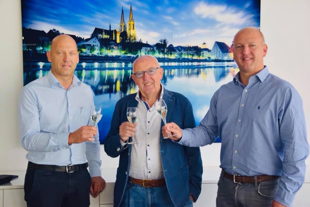 Drei Geschäftsführer des Autohaus Dünnes in Regensburg