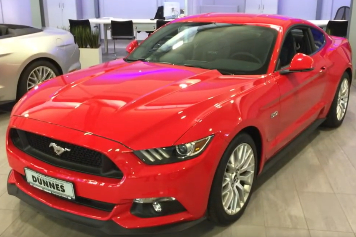 Video Ford Mustang GT Rot